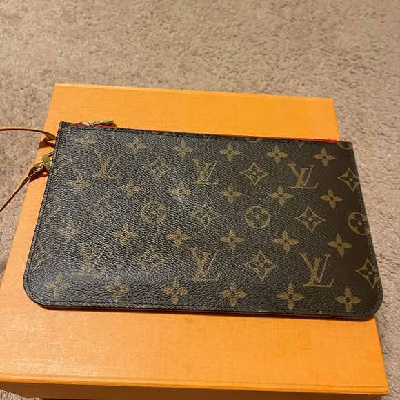 Authentic LV twist wallet. - Picture 12 of 12
